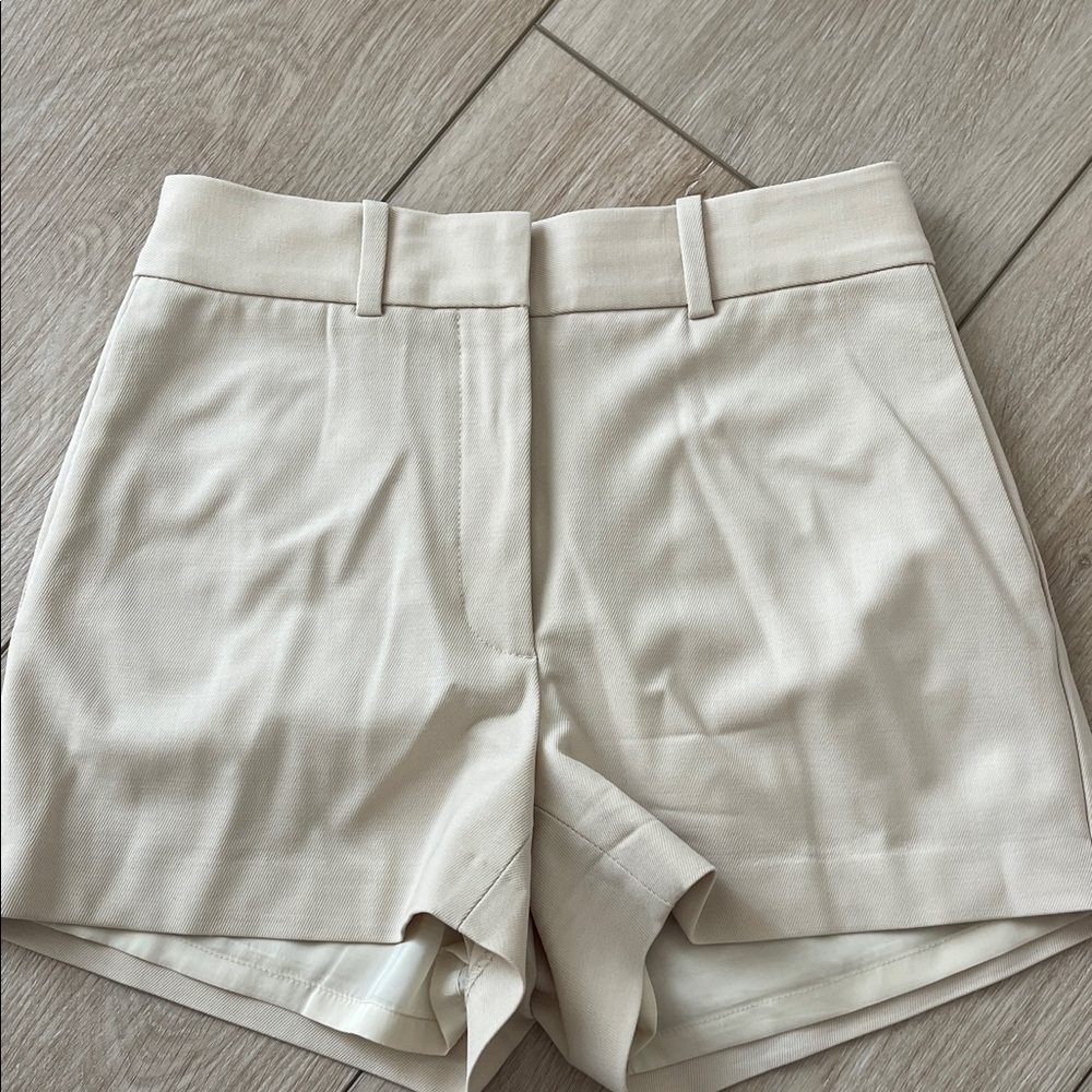 Aritzia Babaton Agency Mini Short, size 0